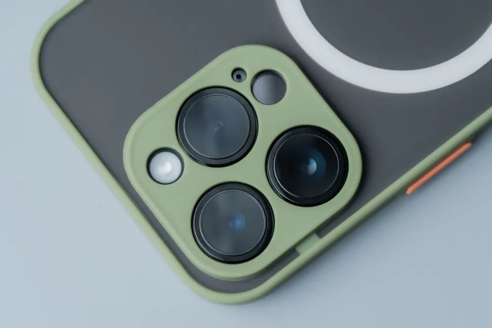 Jak wymienić szkło aparatu w telefonie? Poradnik krok po kroku