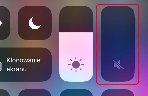 Jak wyciszyć dźwięk aparatu iPhone? Najlepsze metody i triki