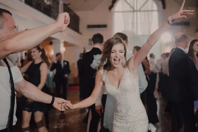 Ile kosztuje fotograf i kamerzysta na wesele? Cennik 2025/2026